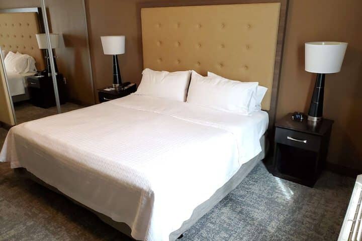 Room 3 of 38