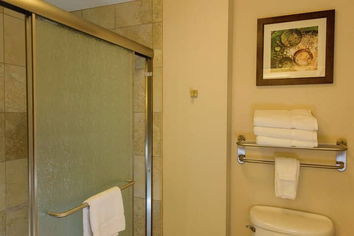 Room 21 of 38