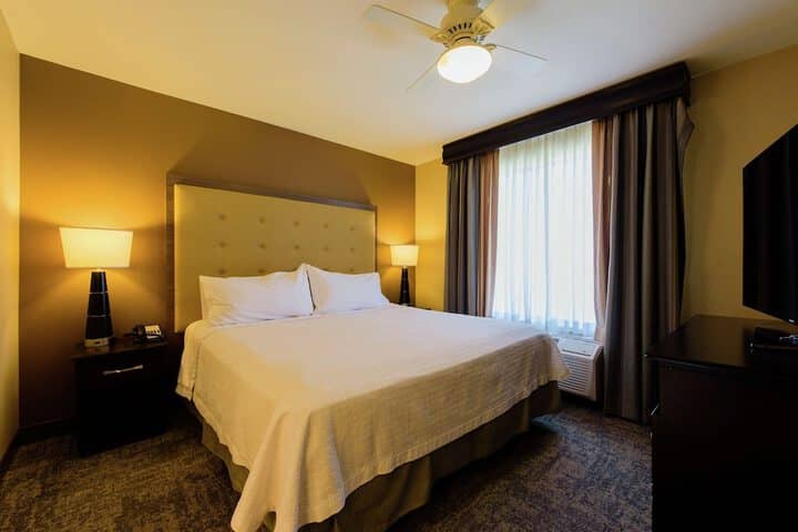 Room 10 of 38