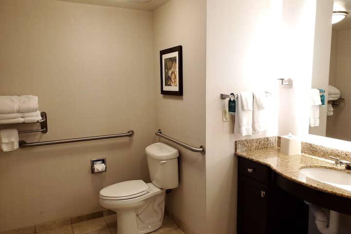 Room 18 of 38