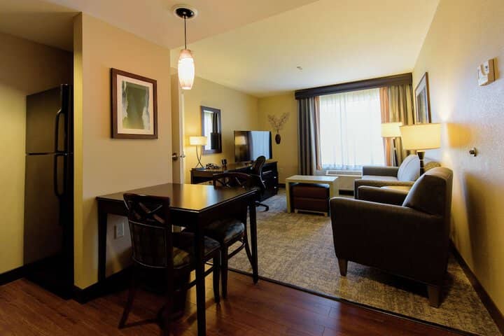 Room 8 of 38