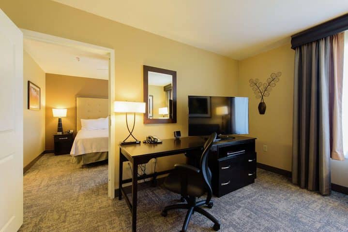 Room 11 of 38